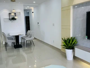 Bán căn hộ 13E2-11 Sky Garden 3 Dt 74m 3 phòng nhà đẹp giá 5 tỷ