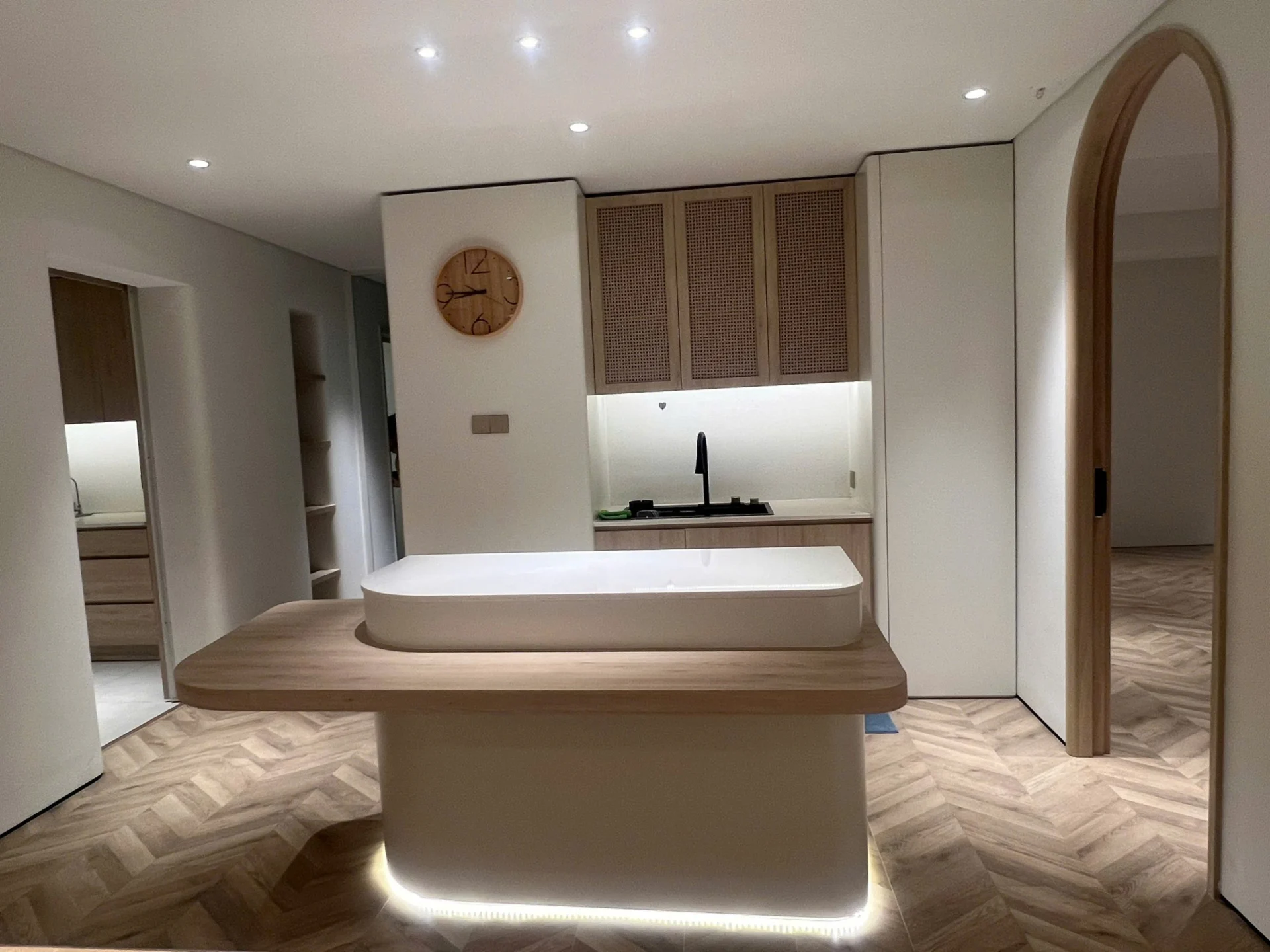 Bán căn hộ Riverside Residence tầng 18 180m 3 phòng giá 15,5 tỷ TL