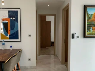 Bán Midtown M8 dt 83m 2 phòng full nội thất giá bán 8 tỷ, ô xe trệt