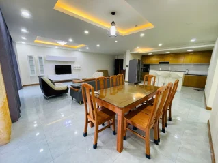 Cho thuê chung cư Happy Valley tầng 20 3 phòng ngủ, có ô xe