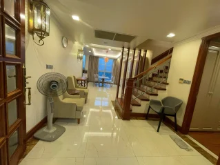 Cho thuê Penthouse Star Hill 306m 4 phòng ngủ Giá 58 triệu/tháng