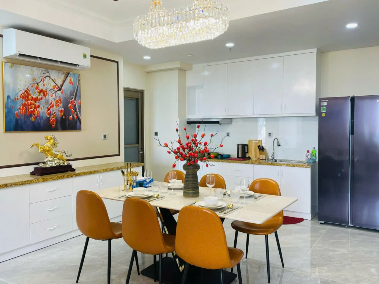 Bán căn hộ Midtown M8 Block D Tầng 7 124m 3 phòng giá 13,5 tỷ