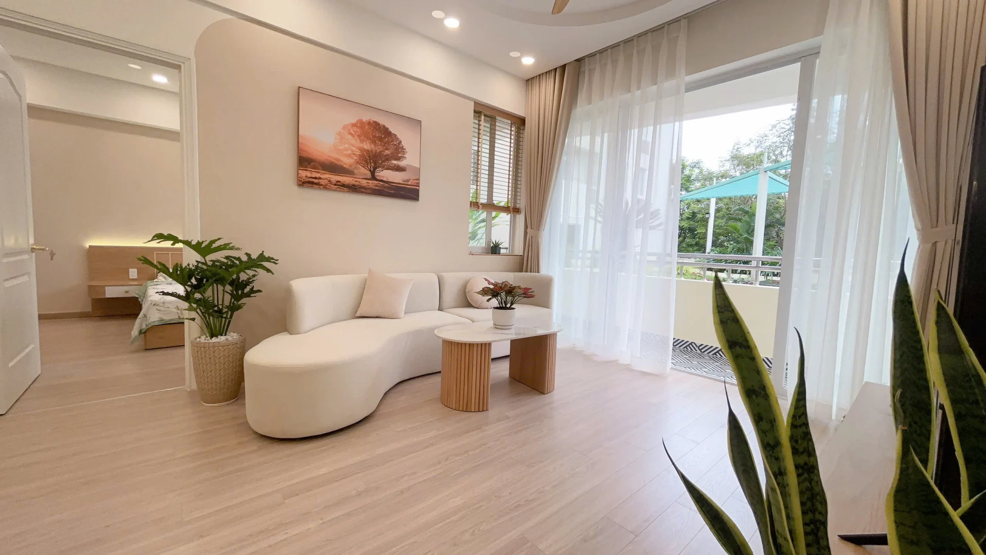 Bán căn hộ Mỹ Phúc sân vườn lầu 2 120m 3 phòng giá 8,950 tỷ