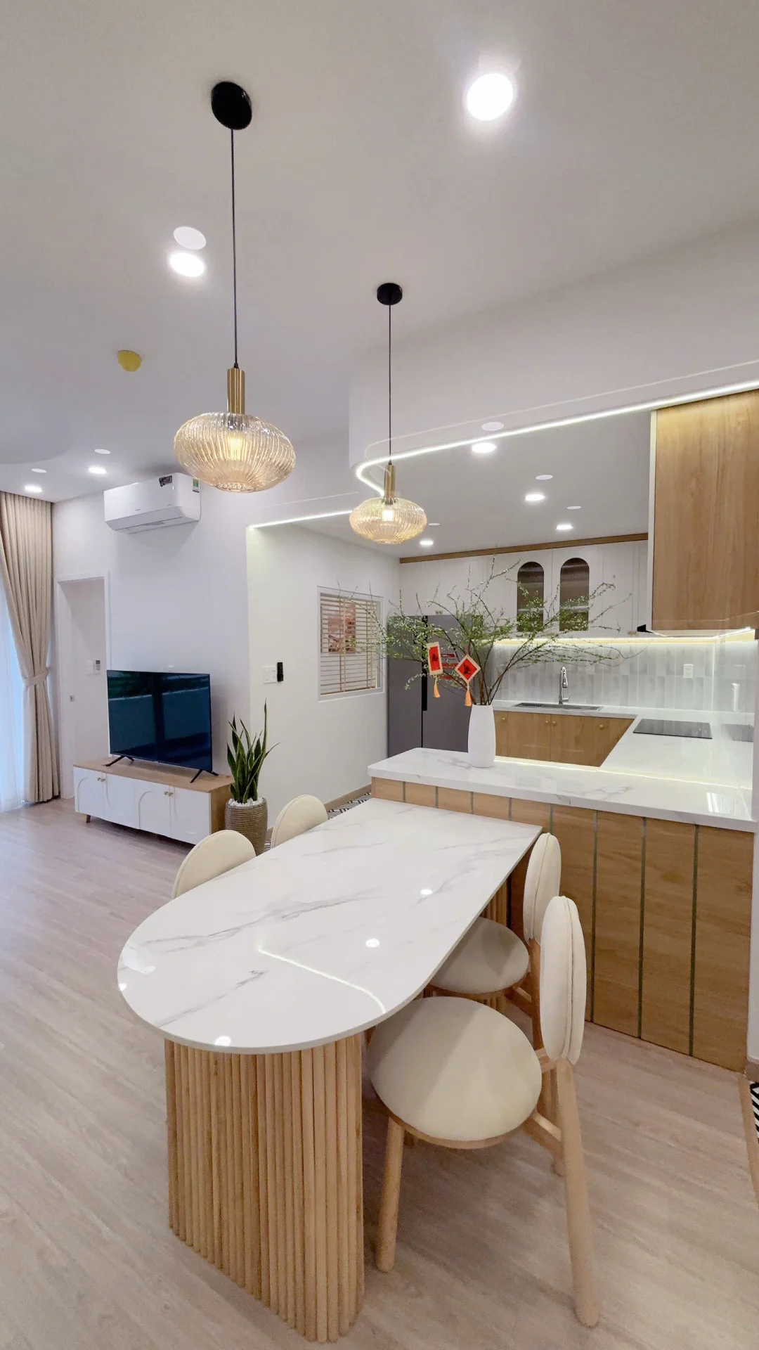 Bán căn hộ Mỹ Phúc sân vườn lầu 2 120m 3 phòng giá 8,950 tỷ
