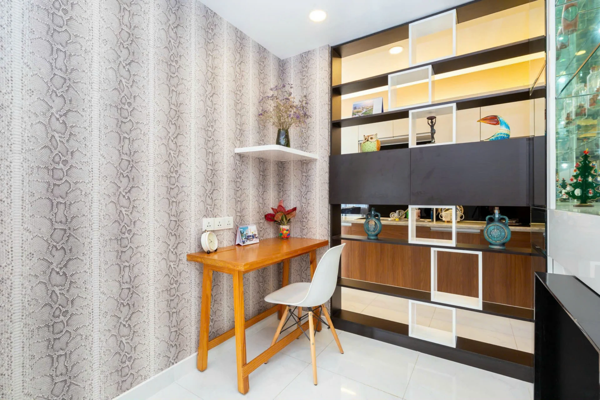 Bán căn hộ Star Hill Block E tầng 11 dt 112m 3 phòng có ô xe hầm giá 8 tỷ
