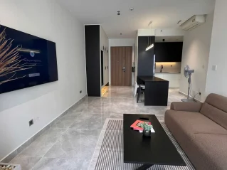 Bán Midtown M8 tầng 18 Block H 83m 2 phòng ô xe hầm giá 8,5 tỷ
