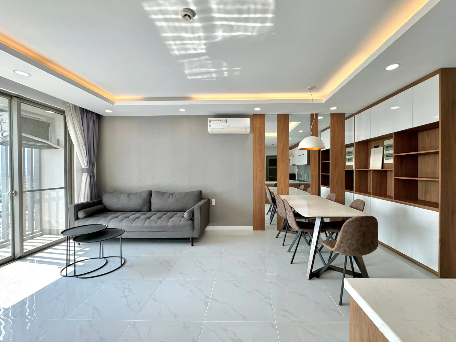 Bán Hưng Phúc 1 Block D Tầng 15 dt 97m 3 phòng giá 7,7 tỷ