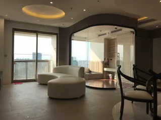 Bán Midtown M8 Block D Tầng 15 dt 131m 3 phòng đồ cao cấp giá 18 tỷ