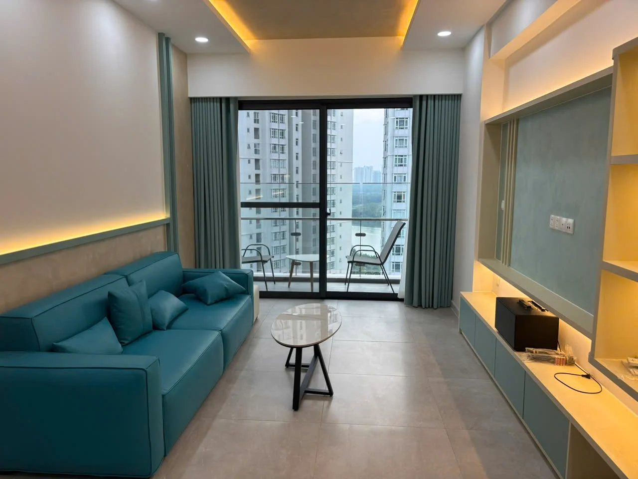Cho thuê căn hộ Antonia Block A Tầng 15 dt 80m 2 phòng giá 1200usd