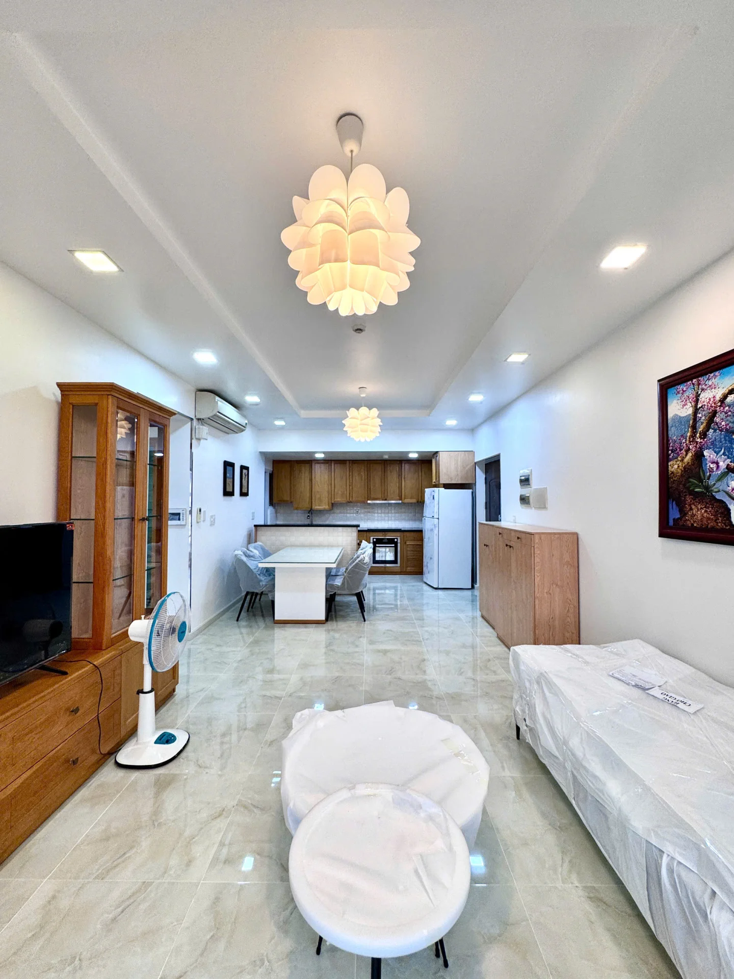 Cho thuê Happy Valley Block K Tầng 20 dt 100m 3 phòng giá 1100usd/tháng