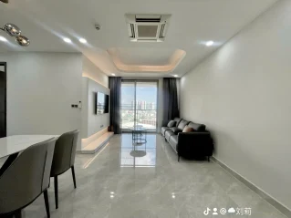Cho thuê Midtown M8 Block C Tầng 10 dt 110m 3 phòng giá 55 triệu
