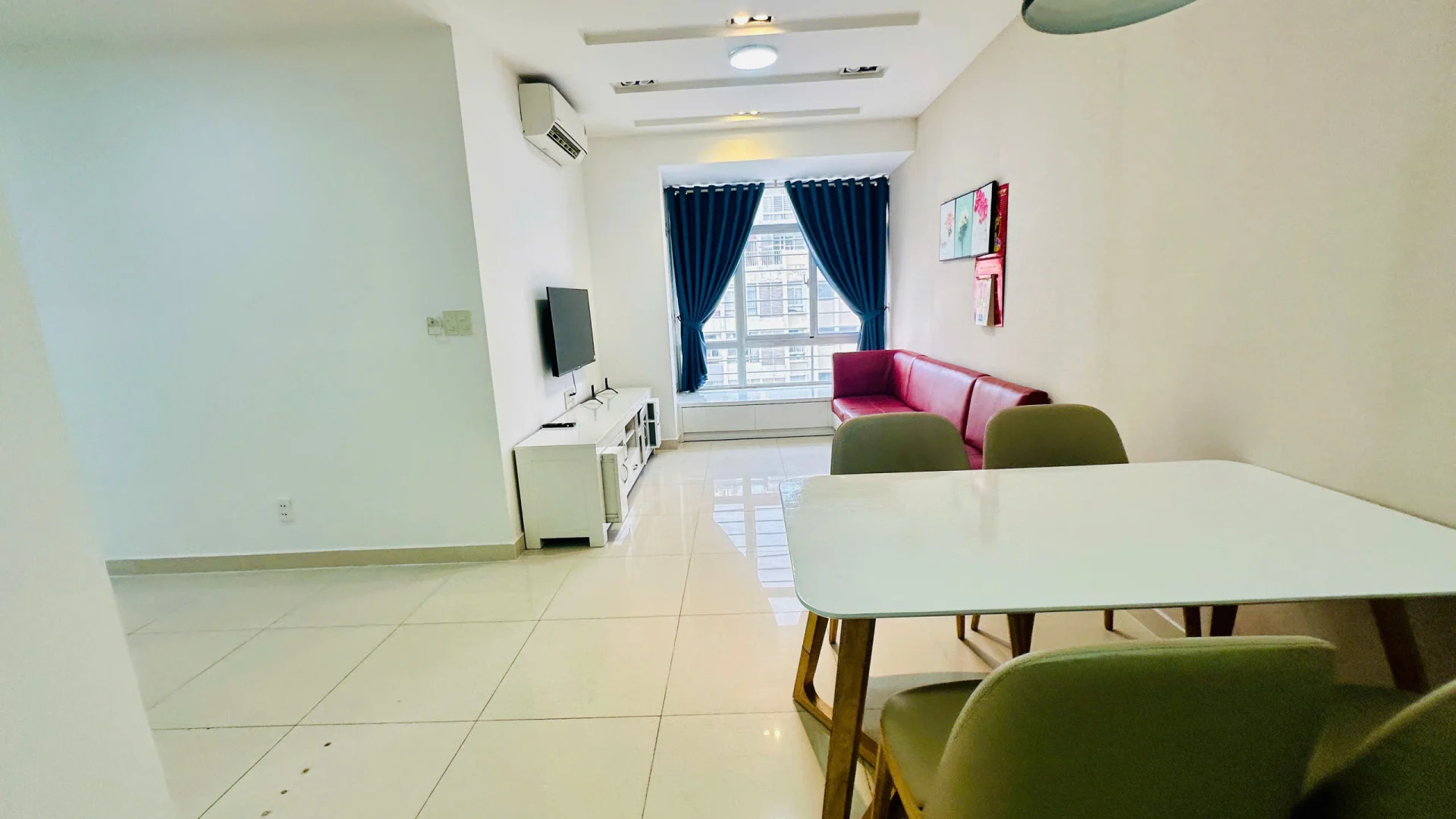 Cho thuê SKy Garden 3 dt 71m 3 phòng full đồ giá 15 triệu