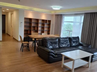 Bán Happy Valley Bloc A Tầng 5 dt 135m 3 phòng giá 9,1 tỷ