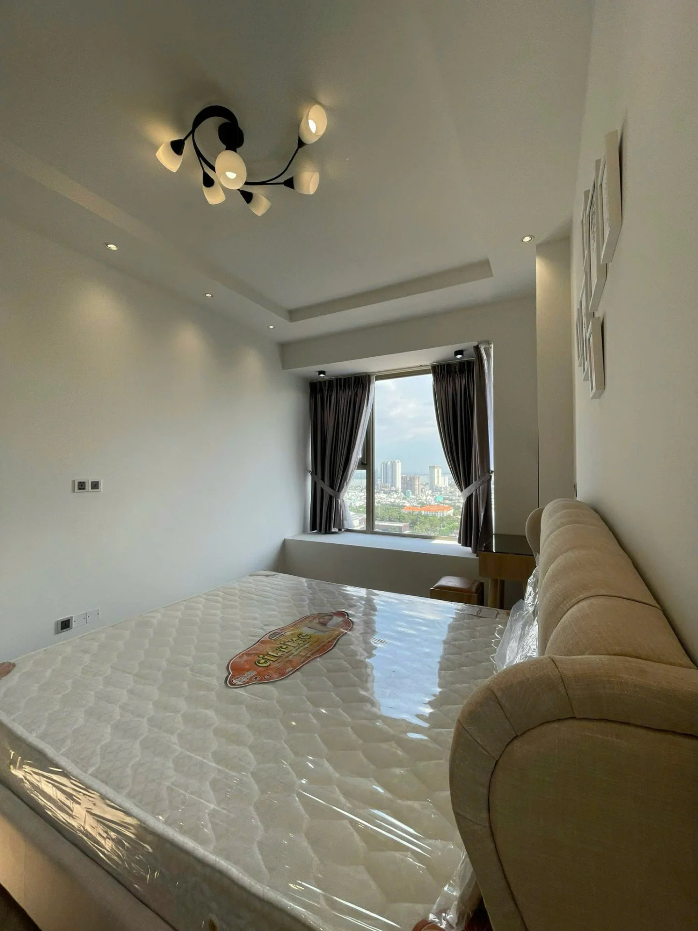 Bán Riverside Residence Block CK 3 Tầng 3 dt 146m 3 phòng giá 12,5 tỷ
