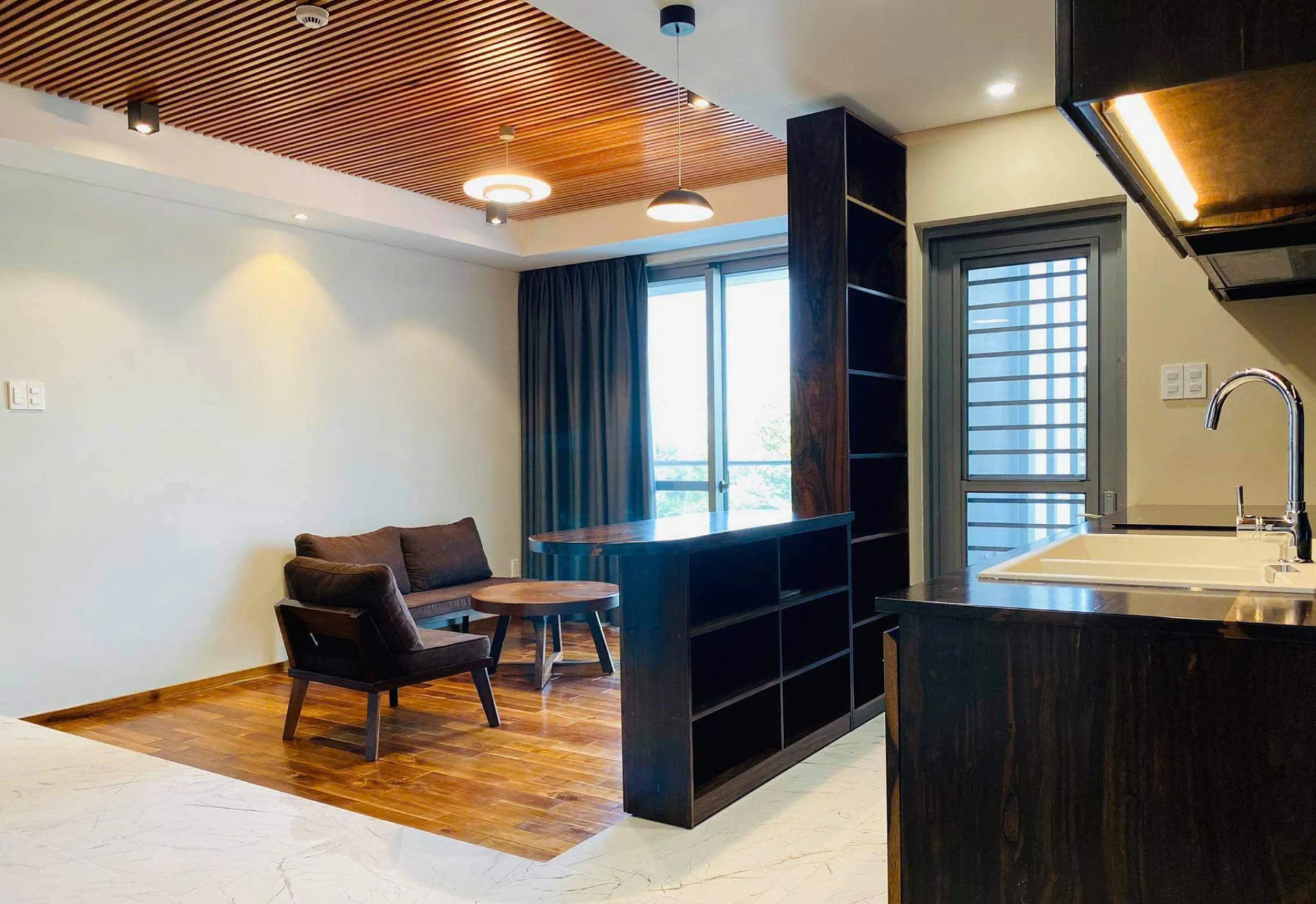 Bán Urban Hill Block A Tầng 2 dt 78m 2 phòng giá 6,8 tỷ