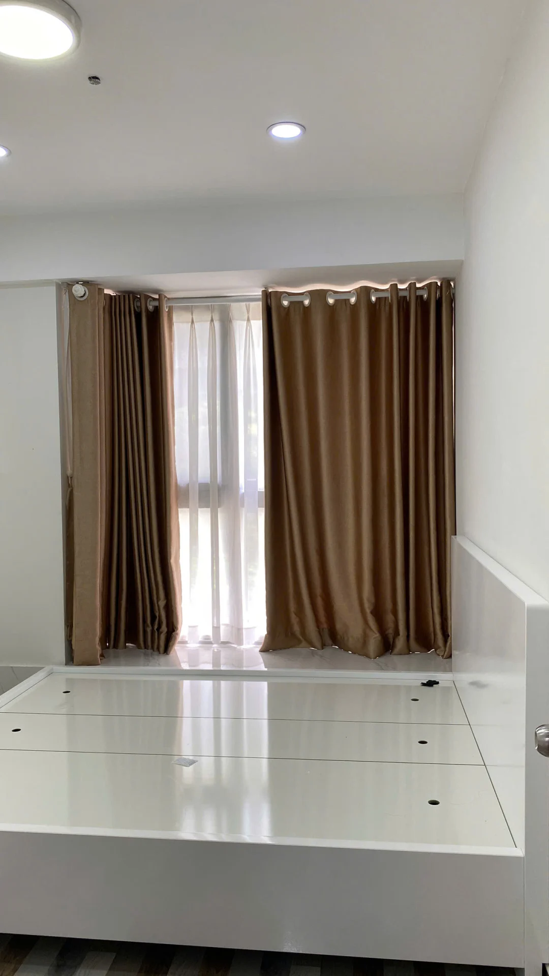 Bán Scenic Valley Block H tầng 1 dt 71m 2 phòng giá 5.6 tỷ
