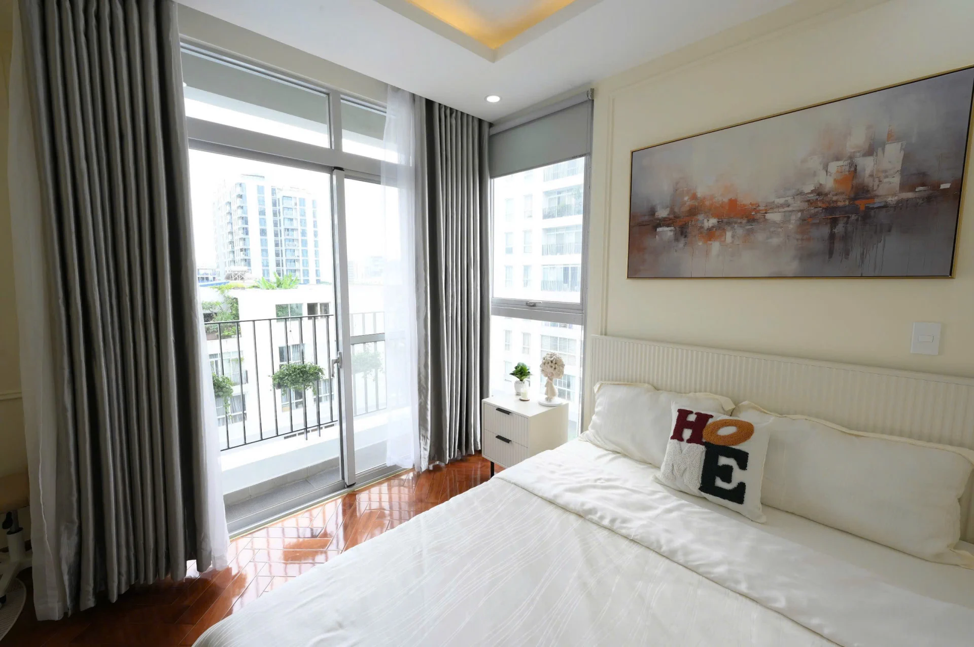 Bán Star Hill Block J Tầng 6 dt 112m 3 phòng giá 10.9 tỷ