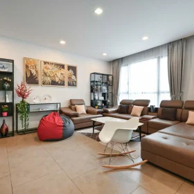 Bán Riviera Point Tháp 4 - 148.9m2 - 3PN + 1 Phòng làm việc - Dòng tiền 42tr/tháng - Giá 15.5 tỷ.