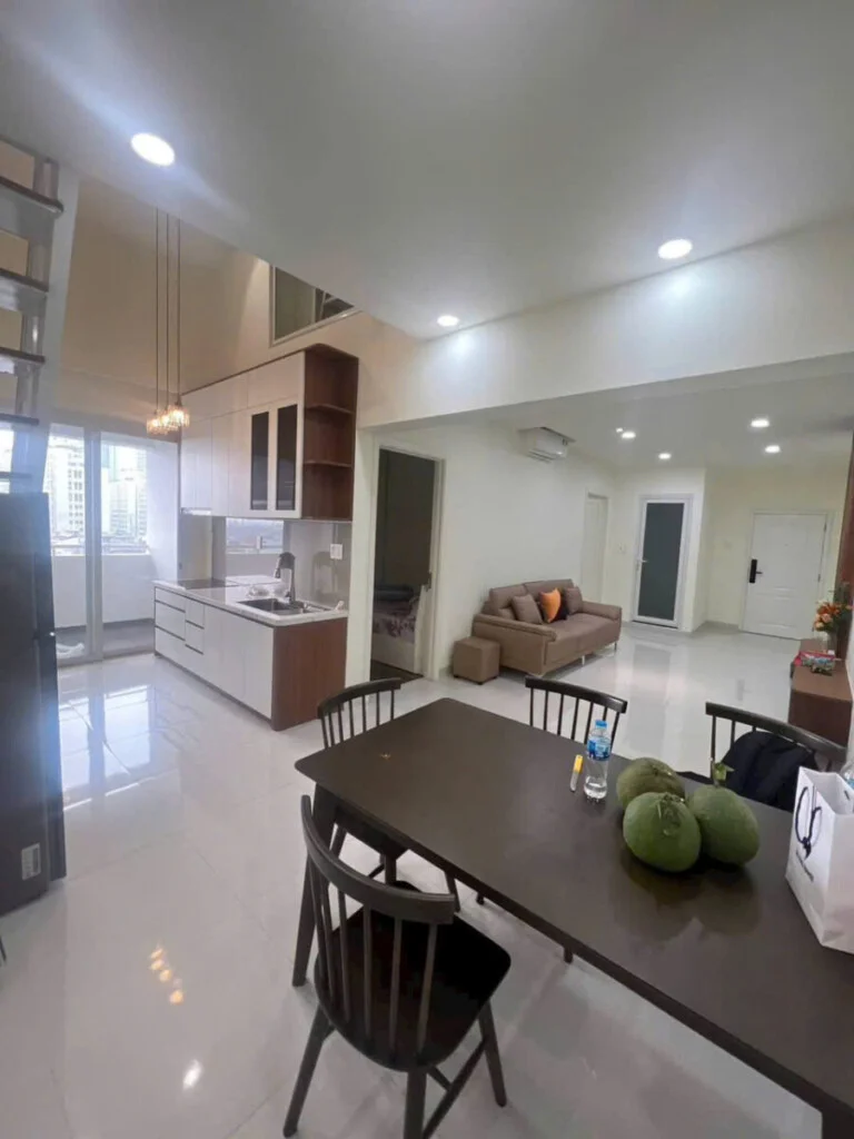 Bán Penthouse Hưng Vượng 3 – Phú Mỹ Hưng – 107m2 – 3PN – Nhà đẹp – Giá tốt 5.2 tỷ.